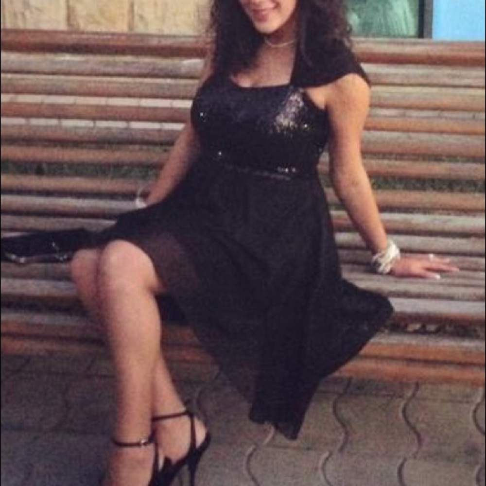 Cute little black dress 💃 - Picture 6 of 6
